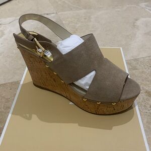 Michael Kors Carina Wedge Dark khaki Suede - NIB